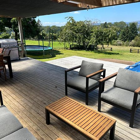 Mangakino Lake Holiday Home - Spa & Views מראה חיצוני תמונה